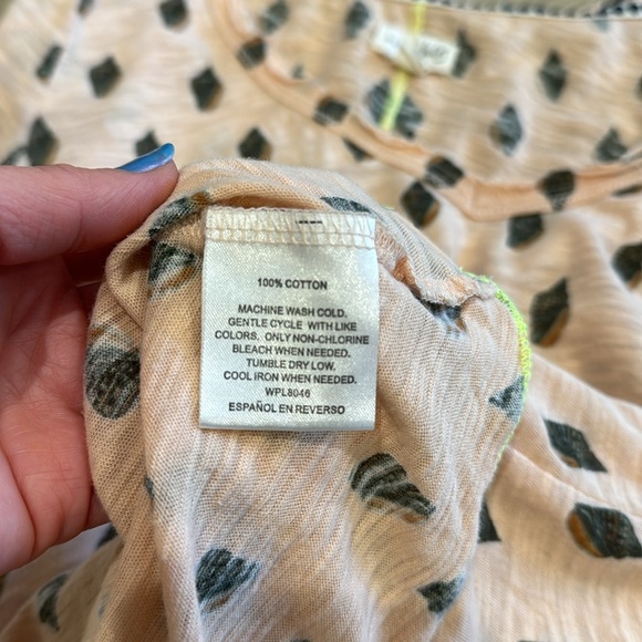 Maison Jules v neck short sleeve peach t shirt with sea shells size medium - Picture 5 of 5